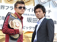 ボクシング　ポスター　デンカオセーンvs亀田大毅　神戸ワールド記念ホール WBAフライ級世界戦・2回、王者デンカオセーン…：ボクシング
