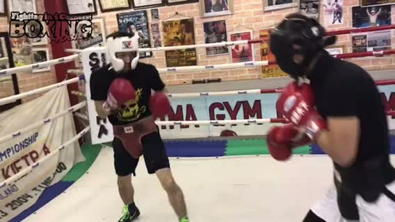 ユーリ阿久井(倉敷守安)と帝里木下(千里馬神戸)のスパーリング