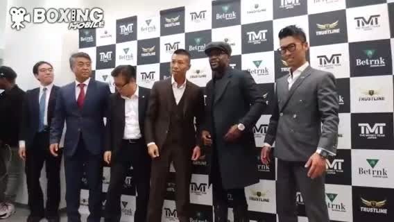 内山高志氏とメイウェザーの記者会見動画