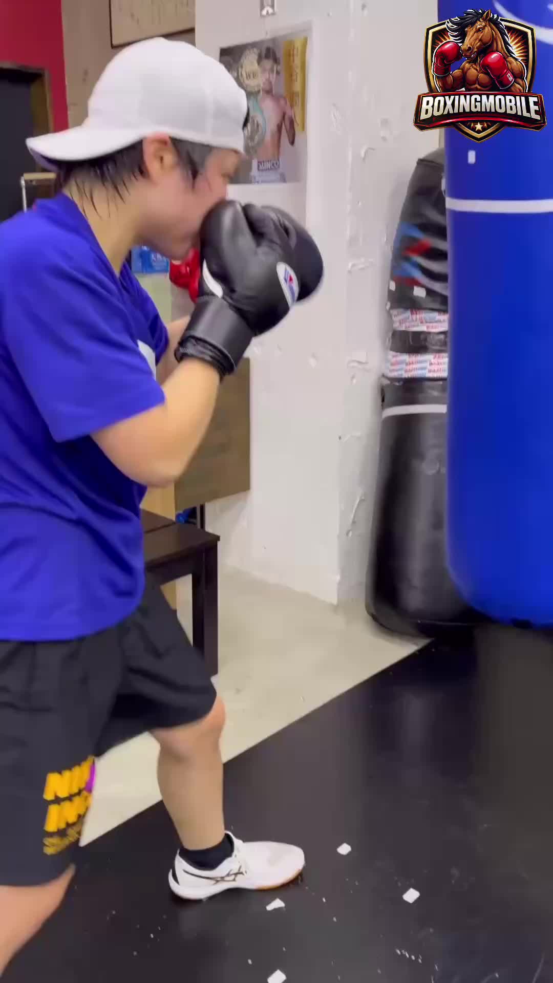 山下奈々が叩くサンド動画