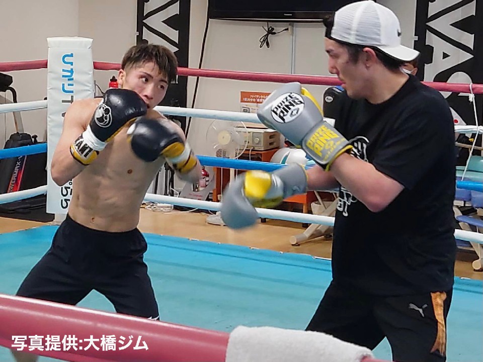 右:井上浩樹とマスボクシング