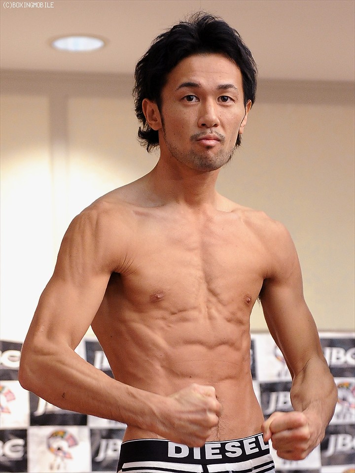 エスキベルvs山中、計量 | ボクモバニュース | ボクシングモバイル