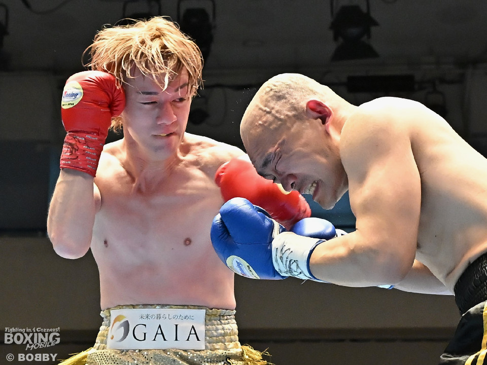 �ē��i�����X�g�t�@�C�g�B18�N�̏W�听�����O